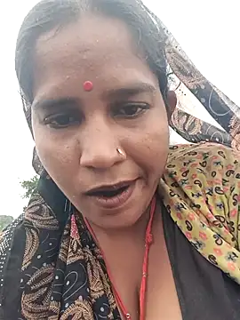 Snapshot of Hot_Seema83 chatting on October 28, 2025, 10:03 am Hot Seema83 online show from October 28, 2025, 10:03 am