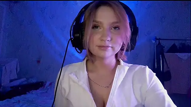 pr In cess  online show from November 5, 2025, 7:39 pm