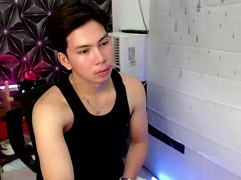 ursweet jade online show from November 11, 2025, 10:43 am