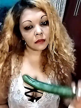 hemilynthomas2467 online show from November 28, 2025, 9:04 pm