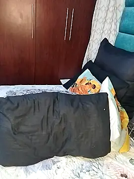 hemilynthomas2467 online show from February 25, 2026, 5:46 pm