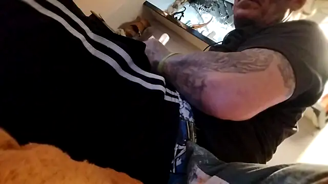 Snapshot of MRTATTWO chatting on September 18, 2025, 12:57 am MRTATTWO online show from September 18, 2025, 12:57 am