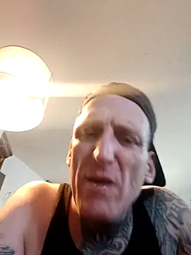 Snapshot of MRTATTWO chatting on September 9, 2025, 11:36 pm MRTATTWO online show from September 9, 2025, 11:36 pm