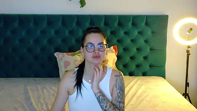 LexieRosse online show from October 29, 2025, 3:55 pm