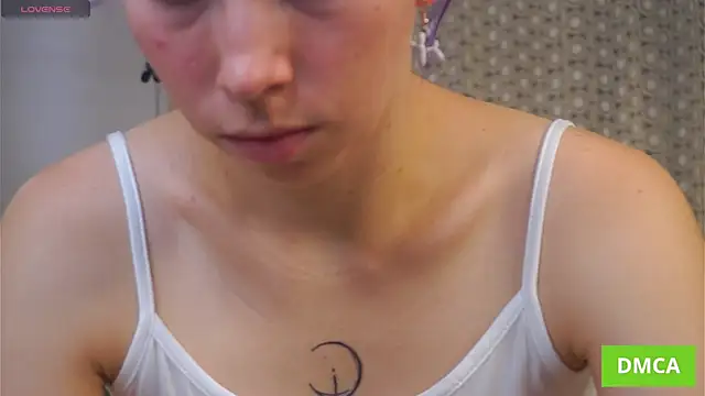 JuliannaWenger online show from October 27, 2025, 4:08 pm