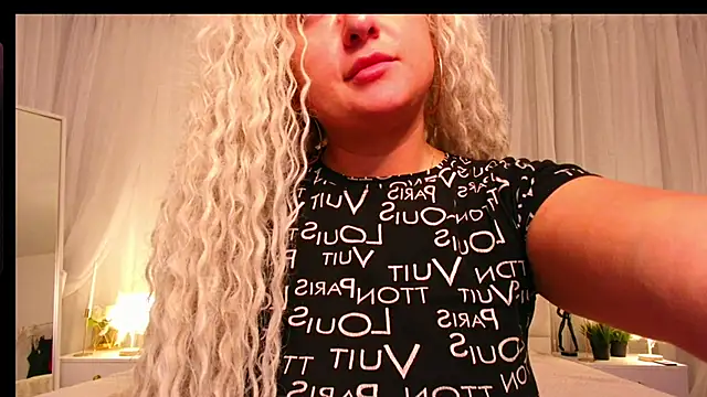 Lilit 1Love online show from September 19, 2025, 4:33 pm