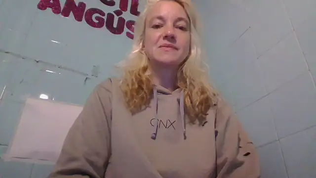 Snapshot of Senhoritajesus42 chatting on June 17, 2026, 12:37 pm Senhoritajesus42 online show from June 17, 2026, 12:37 pm