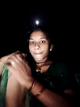 Snapshot of Idhika_Jha chatting on October 12, 2025, 12:01 am Idhika Jha online show from October 12, 2025, 12:01 am