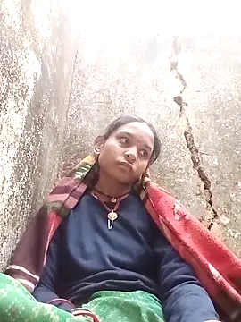 Snapshot of Idhika_Jha chatting on November 27, 2025, 1:17 am Idhika Jha online show from November 27, 2025, 1:17 am