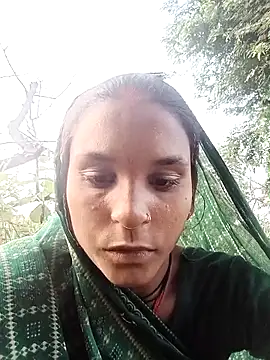 Snapshot of Idhika_Jha chatting on October 9, 2025, 11:33 am Idhika Jha online show from October 9, 2025, 11:33 am