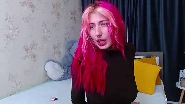 Snapshot of Nina_Blum_ chatting on November 14, 2025, 6:28 am Nina Blum online show from November 14, 2025, 6:28 am