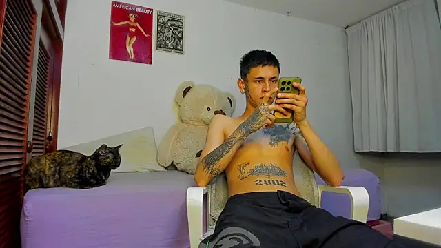 Snapshot of cold_snow013 chatting on October 26, 2025, 8:48 am cold snow013 online show from October 26, 2025, 8:48 am