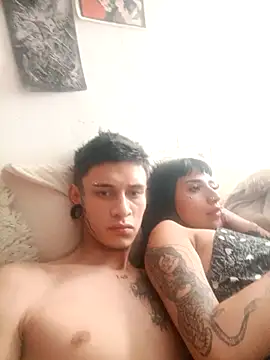 Snapshot of cold_snow013 chatting on November 30, 2025, 7:03 pm cold snow013 online show from November 30, 2025, 7:03 pm