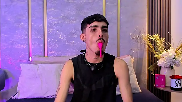 NikoStone  online show from September 14, 2025, 4:46 am