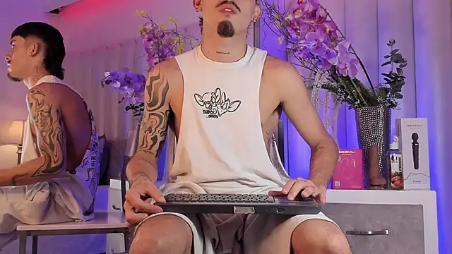 NikoStone  online show from April 23, 2026, 4:41 am