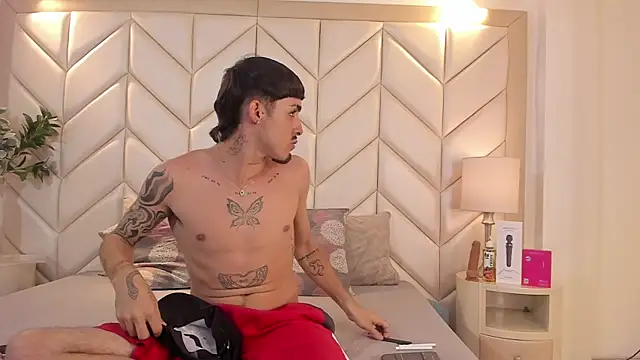 NikoStone  online show from April 1, 2026, 4:47 am