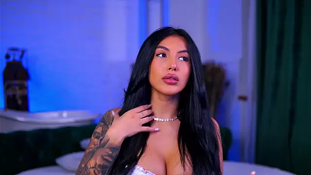 AishaaDevoe online show from November 16, 2025, 7:29 pm