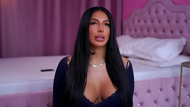 AishaaDevoe online show from February 17, 2026, 7:44 pm