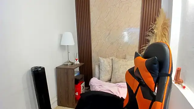 Thais kim online show from March 4, 2026, 4:04 pm