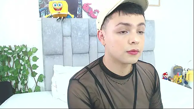 christopher Hot online show from October 8, 2025, 7:47 pm