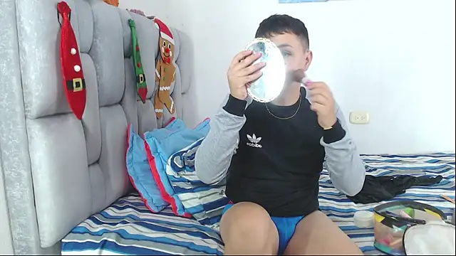 christopher Hot online show from November 24, 2025, 10:32 pm