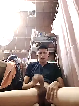 aispuro8505 online show from September 19, 2025, 6:39 am