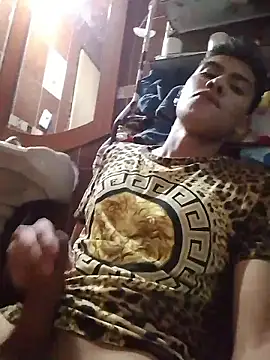 aispuro8505 online show from January 11, 2026, 7:37 am