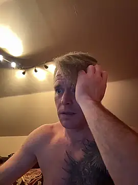 DILFiGuess11 online show from February 4, 2026, 6:52 am