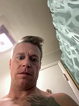 DILFiGuess11 online show from November 16, 2025, 6:07 am