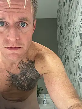 DILFiGuess11 online show from September 26, 2025, 5:03 am