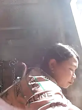 Snapshot of may-squirl chatting on October 22, 2025, 3:22 pm may-squirl online show from October 22, 2025, 3:22 pm