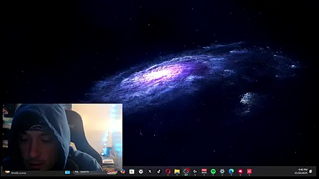 Snapshot of YoBlezz chatting on November 22, 2025, 10:41 pm YoBlezz online show from November 22, 2025, 10:41 pm