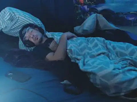 Snapshot of YoBlezz chatting on November 16, 2025, 9:08 pm YoBlezz online show from November 16, 2025, 9:08 pm