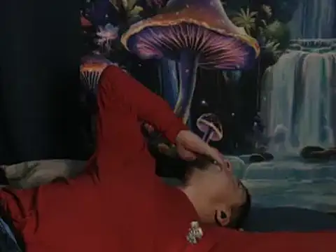 Snapshot of YoBlezz chatting on November 25, 2025, 7:08 am YoBlezz online show from November 25, 2025, 7:08 am