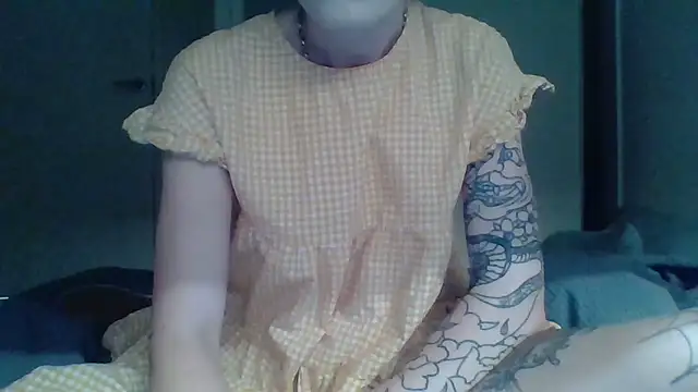 liltiddygoffwaifu online show from October 21, 2025, 6:02 am