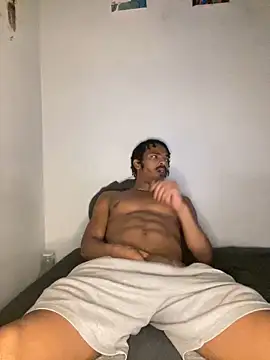 TRILLAHUNG online show from September 15, 2025, 1:39 am