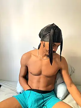 TRILLAHUNG online show from September 19, 2025, 2:43 pm