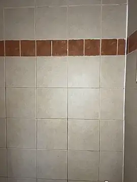 TRILLAHUNG online show from November 18, 2025, 6:55 pm