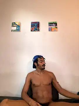 TRILLAHUNG online show from September 15, 2025, 10:54 pm