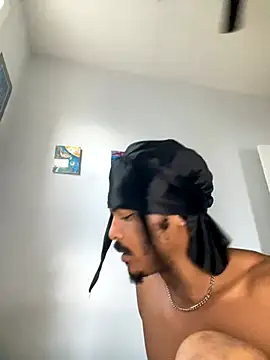 TRILLAHUNG online show from September 27, 2025, 9:10 pm