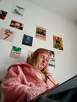 LiluLiluLilu online show from March 21, 2026, 4:22 pm