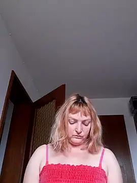 LiluLiluLilu online show from October 27, 2025, 8:26 am