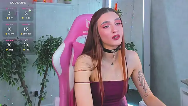 Snapshot of Alisha_Green chatting on April 16, 2026, 9:43 am Alisha Green online show from April 16, 2026, 9:43 am