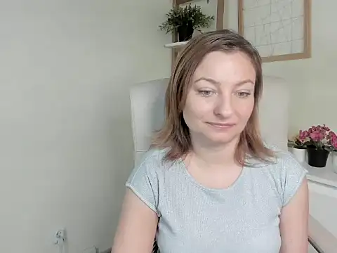 angelaSamt online show from September 17, 2025, 5:53 am