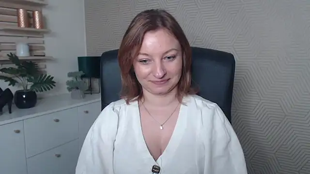 angelaSamt online show from November 7, 2025, 6:51 am