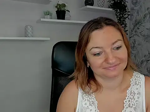 angelaSamt online show from September 15, 2025, 5:41 am