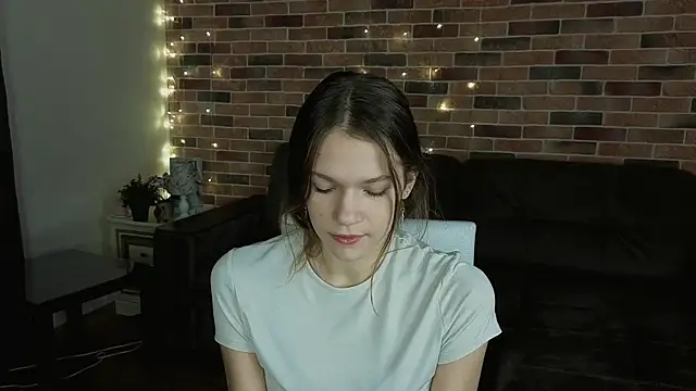 VelvetRisque online show from January 12, 2026, 6:31 am