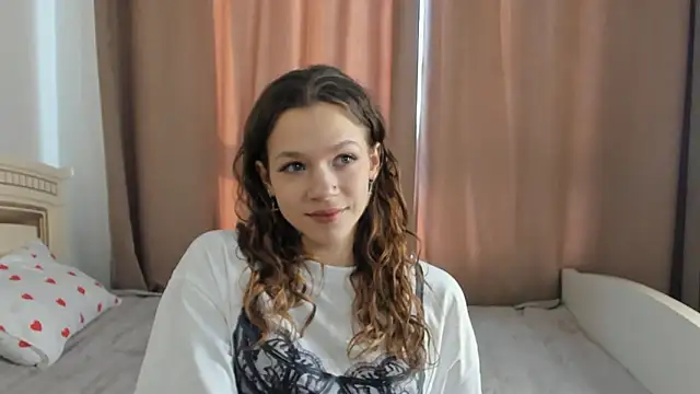 VelvetRisque online show from February 6, 2026, 6:31 am