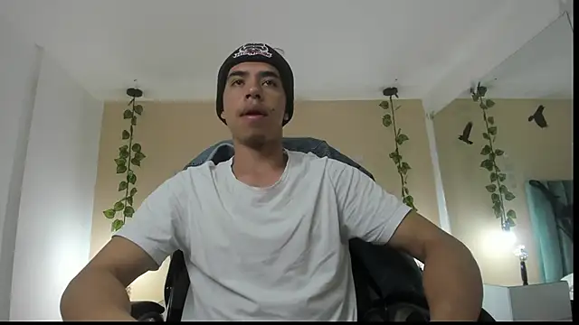 Muscle Scott online show from October 28, 2025, 12:26 pm