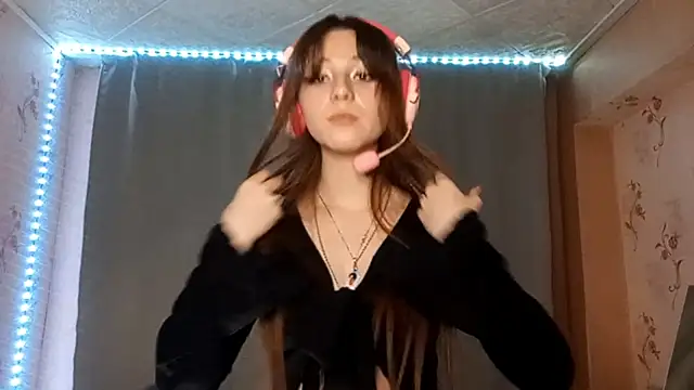 Snapshot of Sophiecuttie chatting on October 10, 2025, 4:30 pm Sophiecuttie online show from October 10, 2025, 4:30 pm